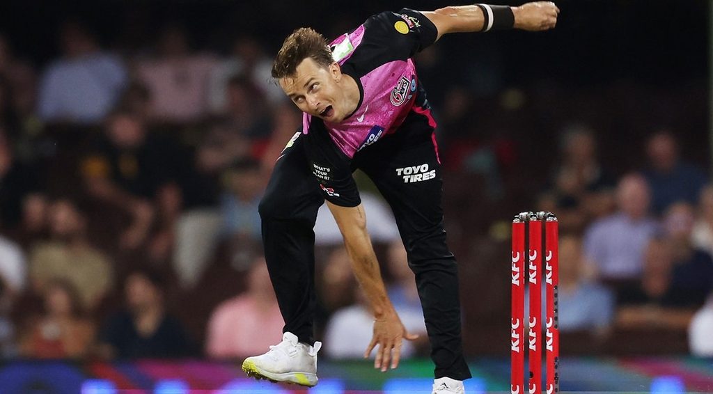 ‘Utterly bizarre’ – Tom Curran suspended for four BBL matches after pre-game ‘intimidation’ of umpire