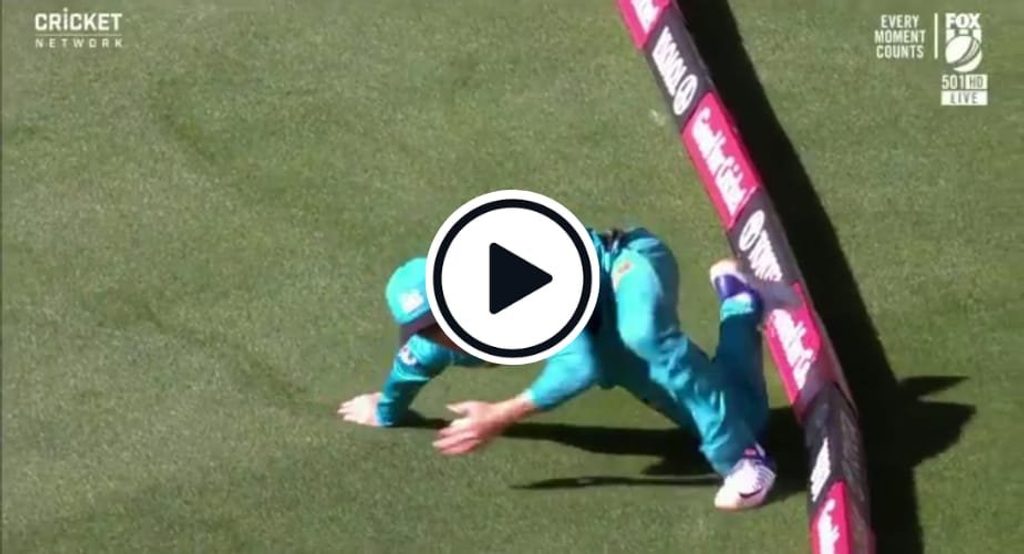 Watch: Labuschagne’s balancing act near the ropes