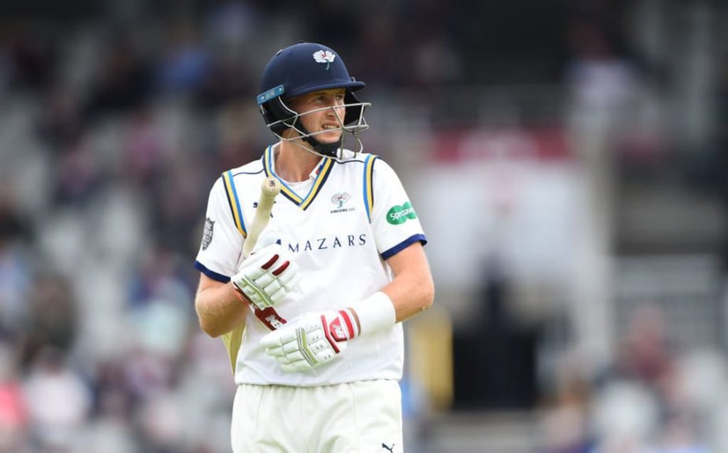 Joe Root pens fresh terms with Yorkshire