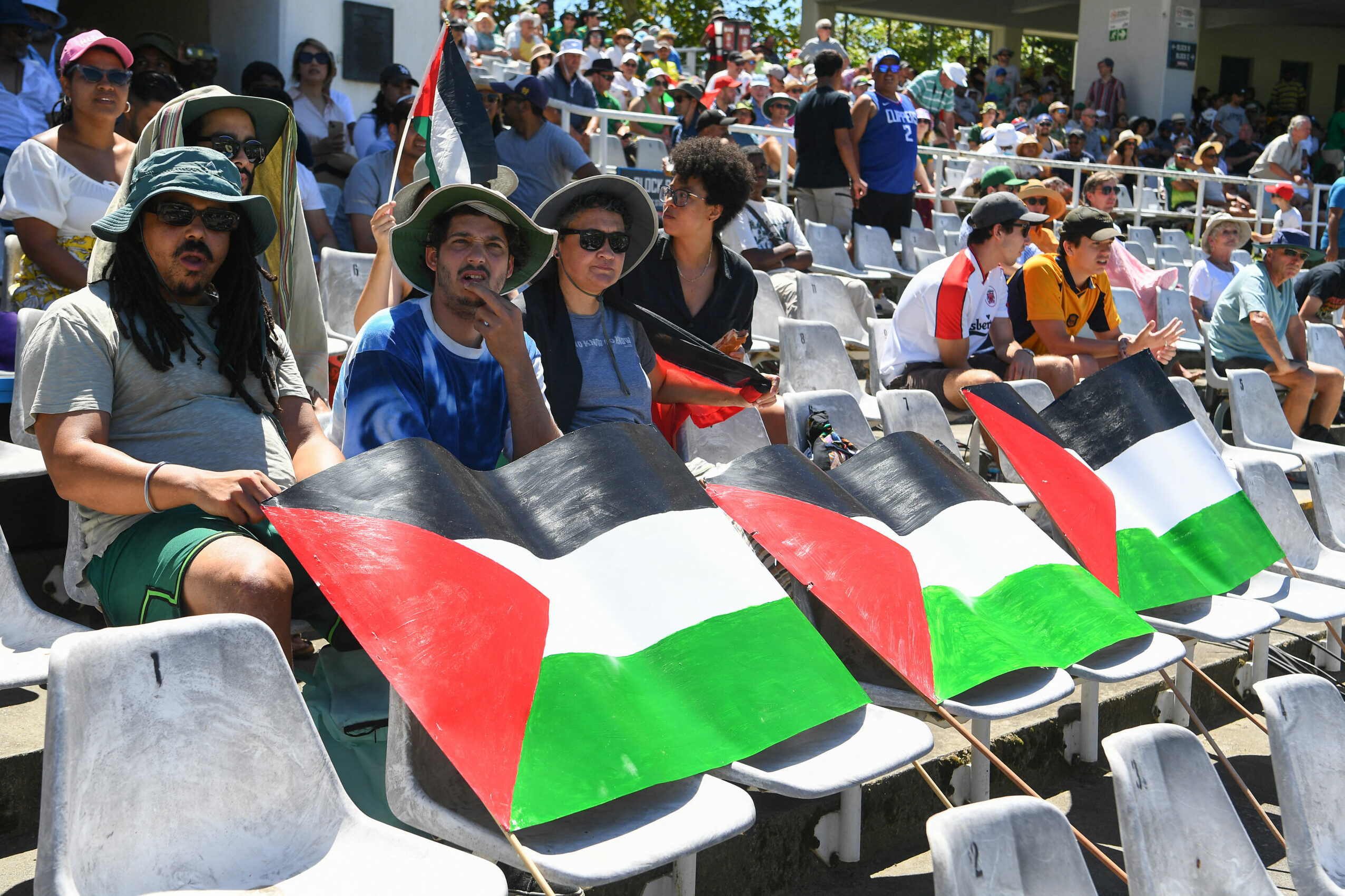 The Palestine flag colours displayed by spectators in the SA vs IND New Year's Test